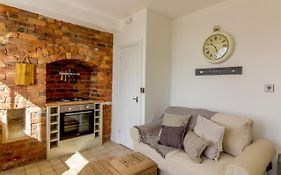 Beautiful 1 Bed Apartment In The Heart Of Matlock